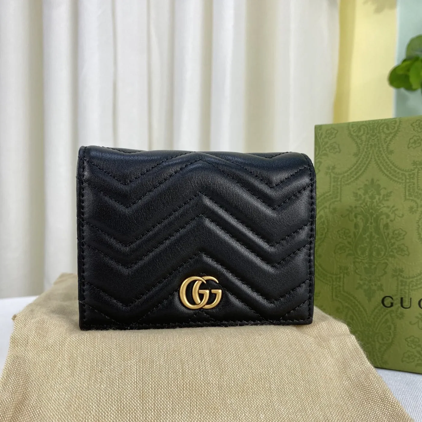 Gucci GG Marmont Card Case Wallet Black / Gucci GG Marmont Card Case Wallet Black /