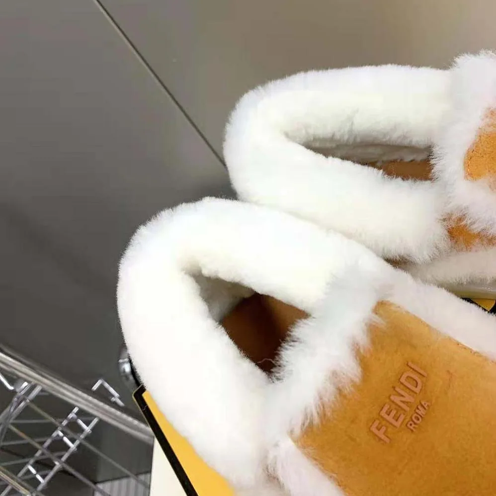 Fendi Force Yellow Suede Slip for Women in Ons