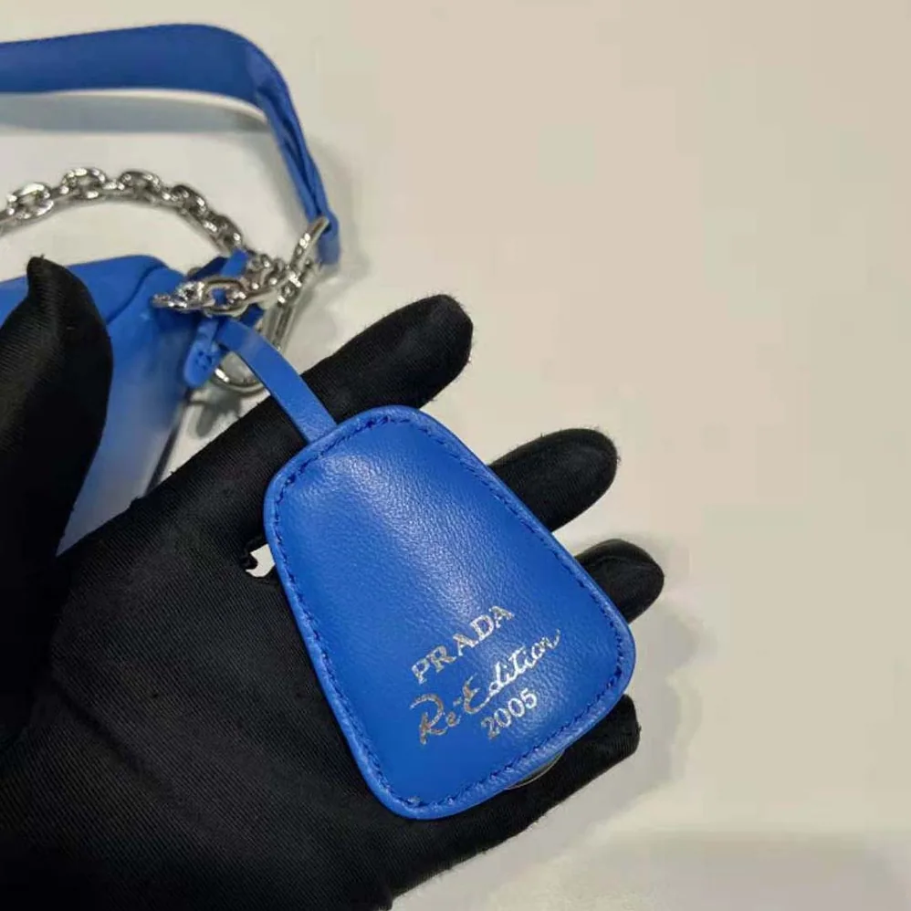 Prada Padded Nappa-Leather Prada Re-Edition 2005 Shoulder Bag for Women in Blue Prada Padded Nappa-Leather Prada Re-Edition 2005 Shoulder Bag for Women in Blue
