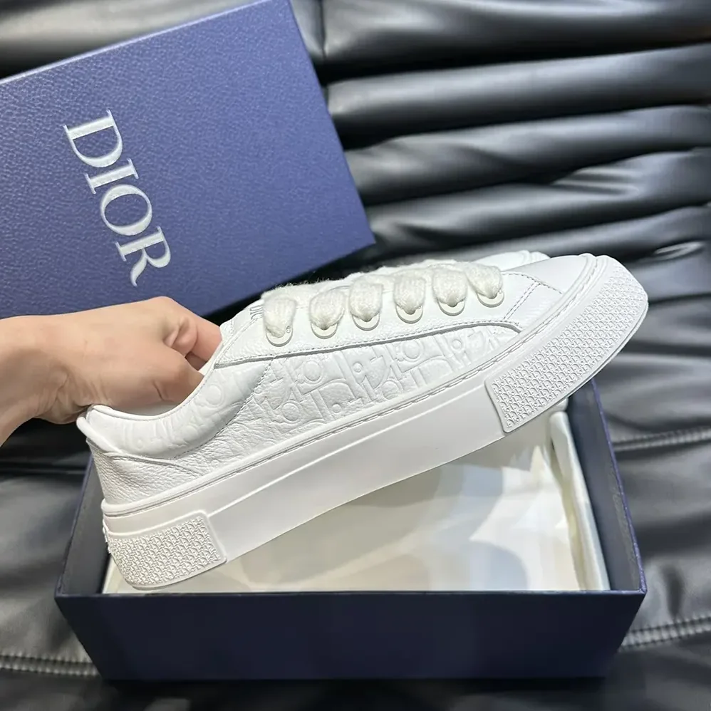 Dior B33 Sneaker White Grained Calfskin and White Dior Gravity Leather for Men Dior B33 Sneaker White Grained Calfskin and White Dior Gravity Leather for Men