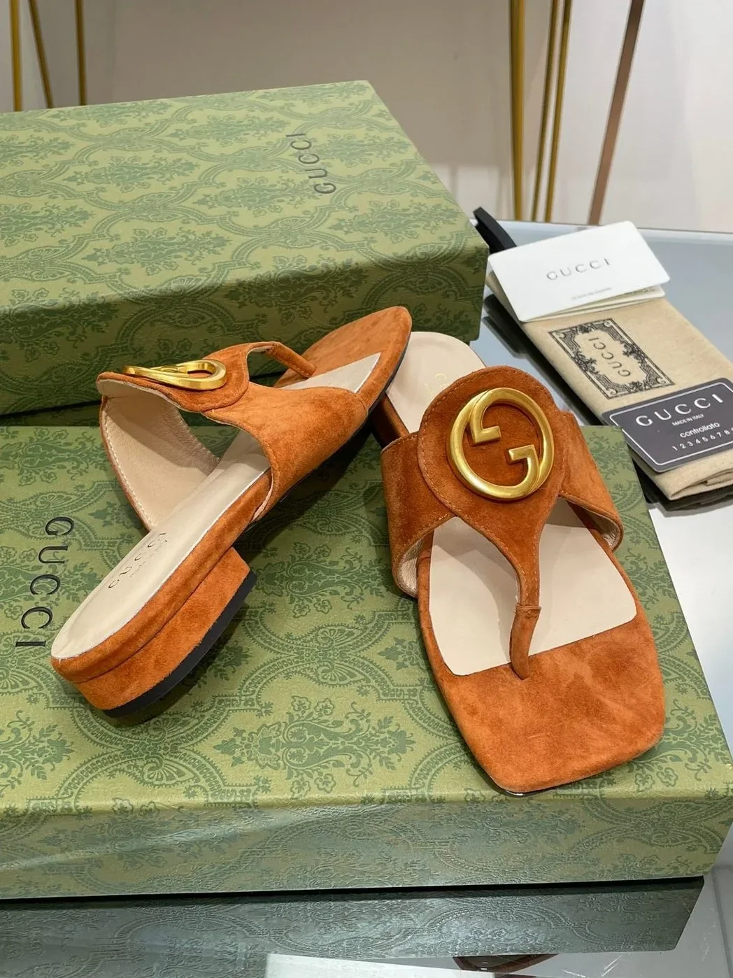 Gucci Blondie Thong Sandal In Soft Brown
