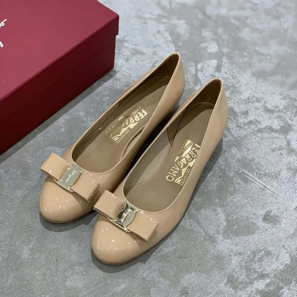 Salvatore Ferragamo Vara Pump for Women in Sandy