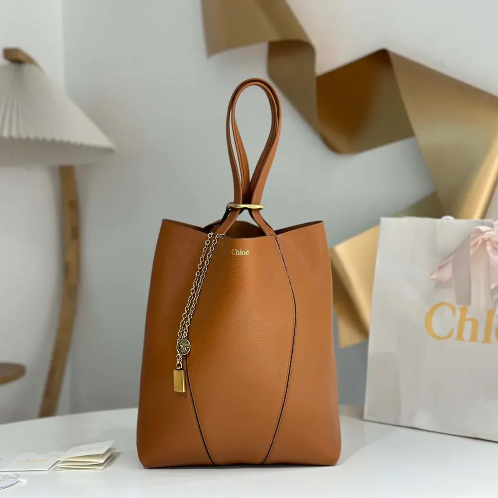 Chloe Chloé Spin Tote Bag in Grained Leather for Women in Brown Chloe Chloé Spin Tote Bag in Grained Leather for Women in Brown