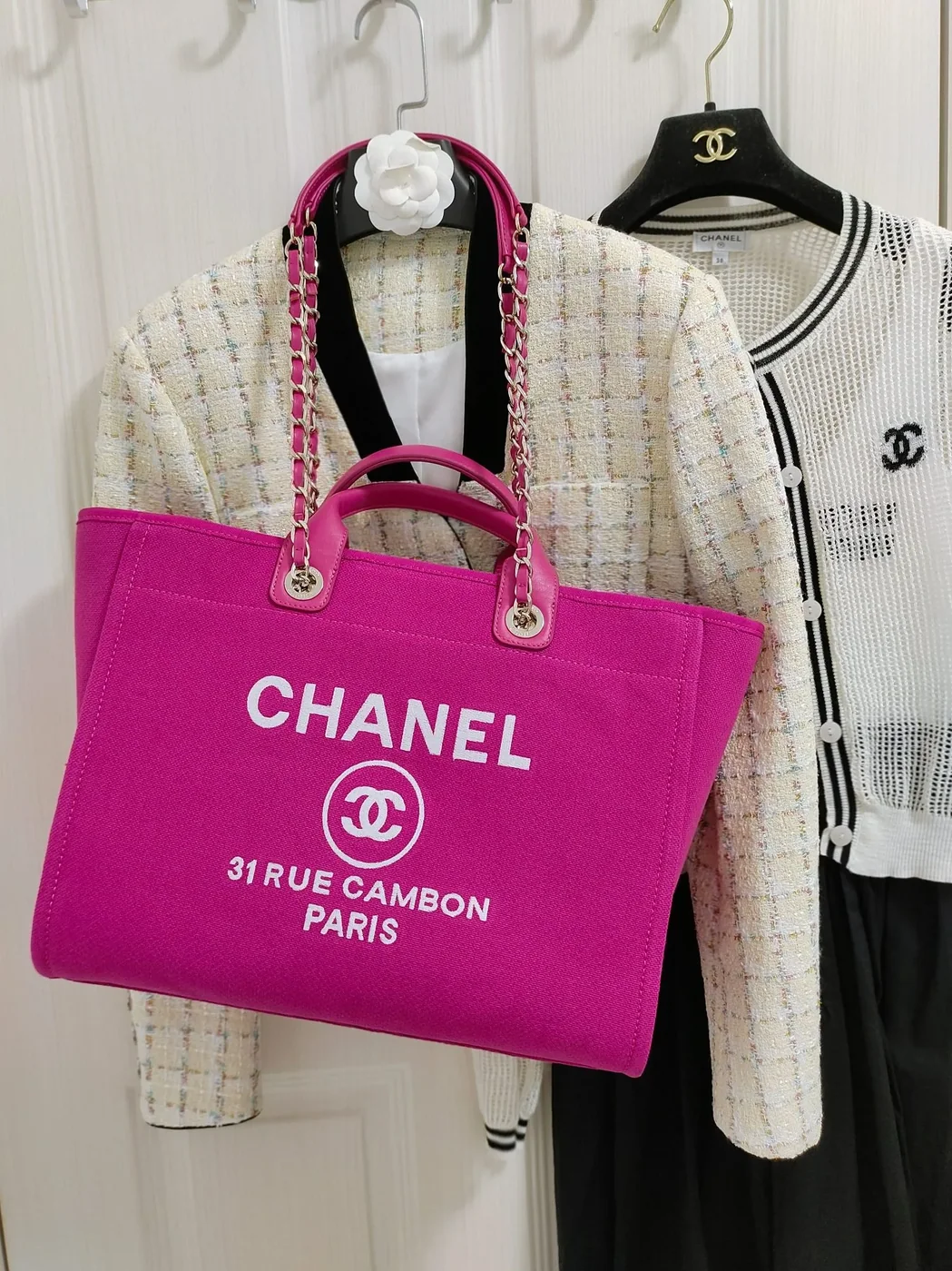 Chanel Deauville Tote Bag Pouch Pink / Chanel Deauville Tote Bag Pouch Pink /