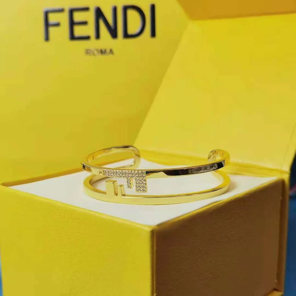 Fendi O'lock Bracelet with Gold for Women in Colored Bracelet Fendi O'lock Bracelet with Gold for Women in Colored Bracelet