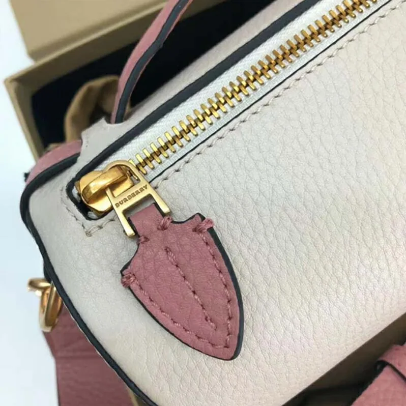 Burberry The Leather Barrel Bag for Women in White