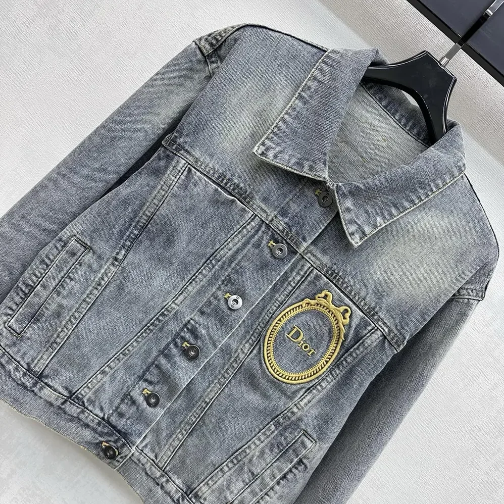 Dior Médaillon Cropped Jacket Blue Stonewashed Cotton Denim for Women Dior Médaillon Cropped Jacket Blue Stonewashed Cotton Denim for Women