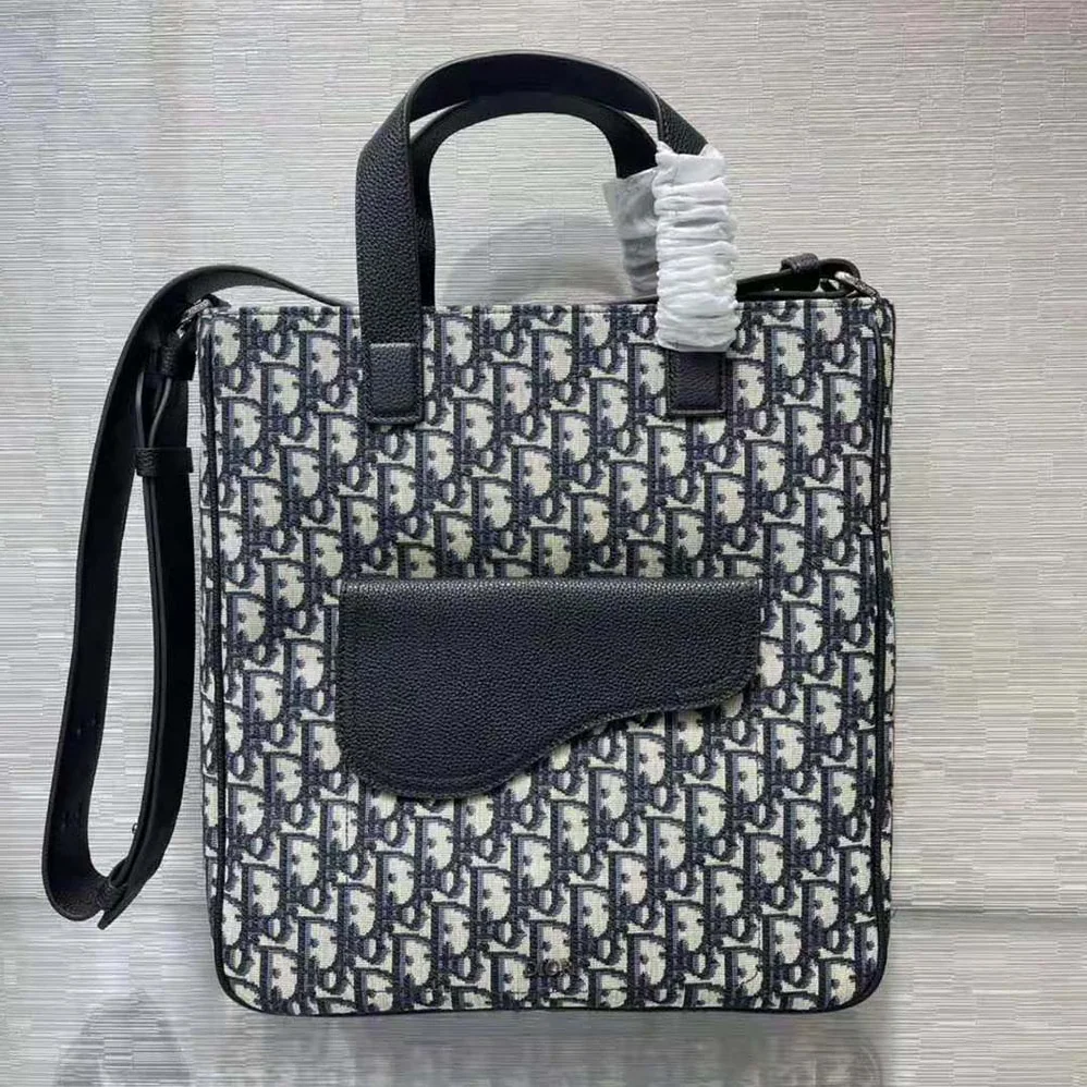 Dior Saddle Tote Bag with Shoulder Strap Beige and Black Dior Oblique Jacquard for Men Dior Saddle Tote Bag with Shoulder Strap Beige and Black Dior Oblique Jacquard for Men