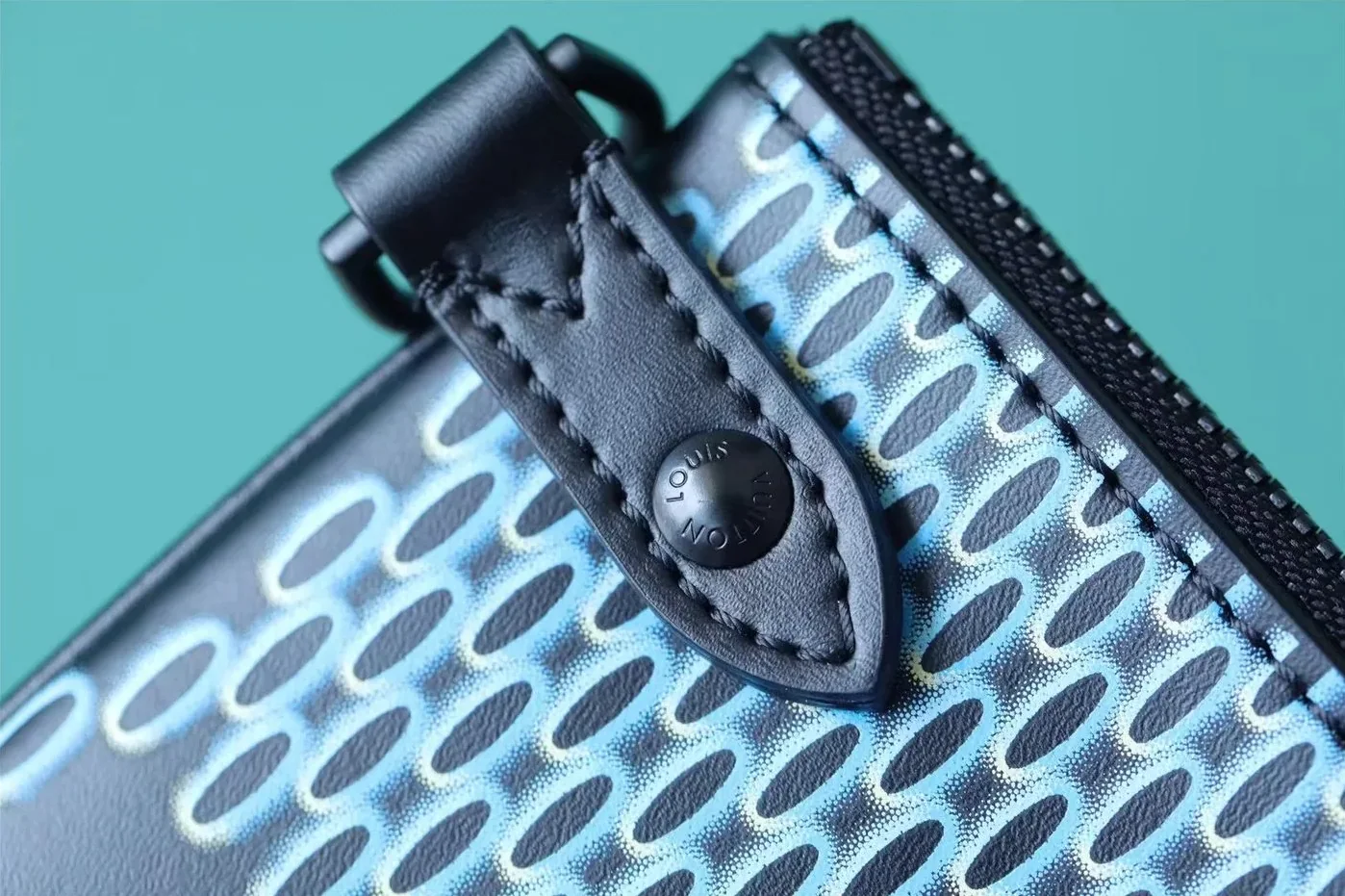 Louis Vuitton Trio Messenger Damier Spray Blue Louis Vuitton Trio Messenger Damier Spray Blue