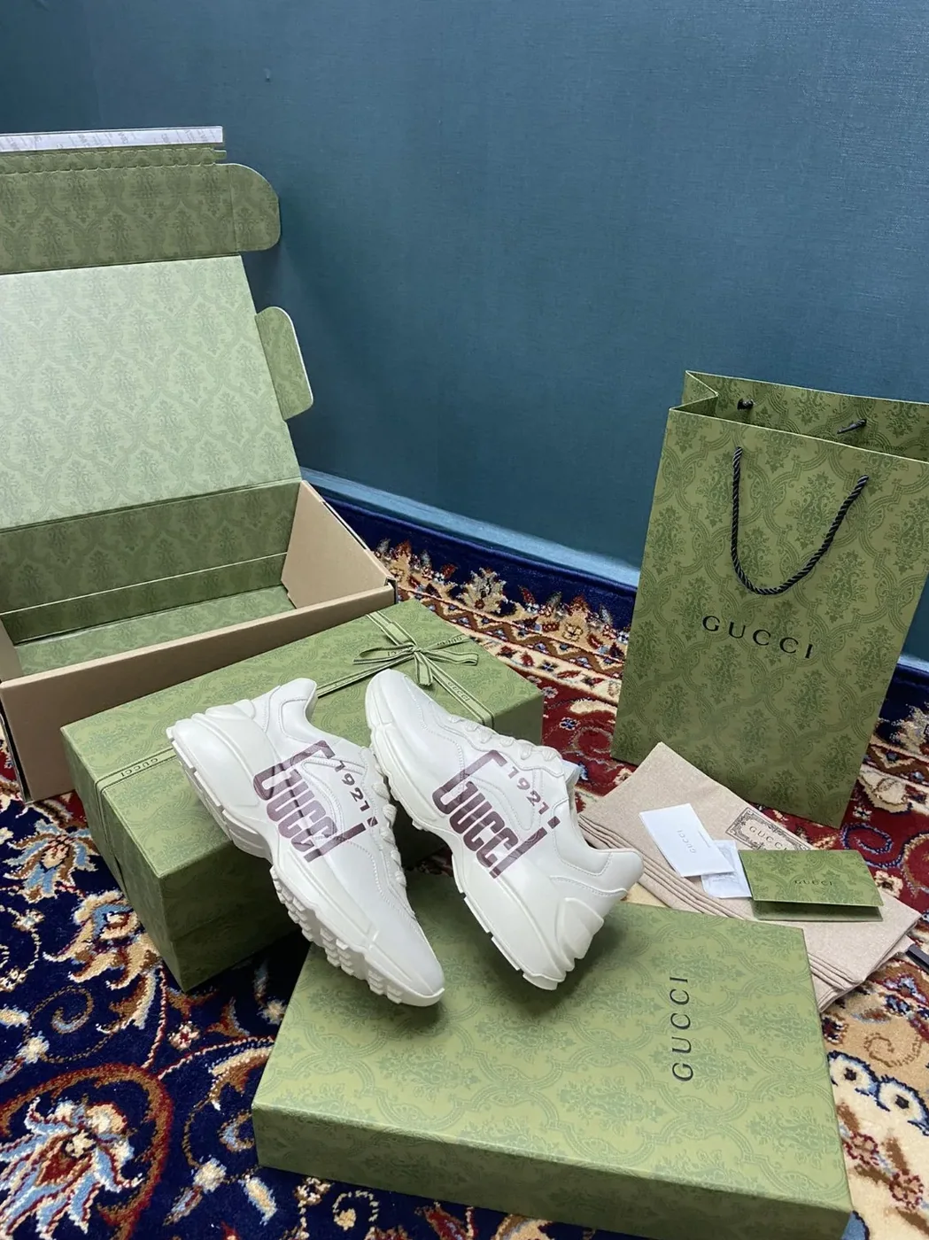 Gucci Rhyton Sneakers With Logo 1921 Gucci White Ivory for Men Gucci Rhyton Sneakers With Logo 1921 Gucci White Ivory for Men