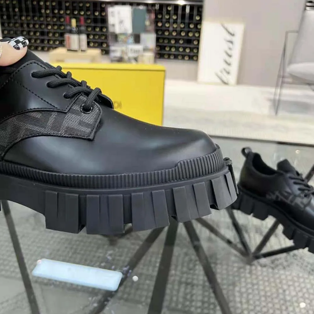 Fendi Force Black Leather Lace for Women in Ups Fendi Force Black Leather Lace for Women in Ups