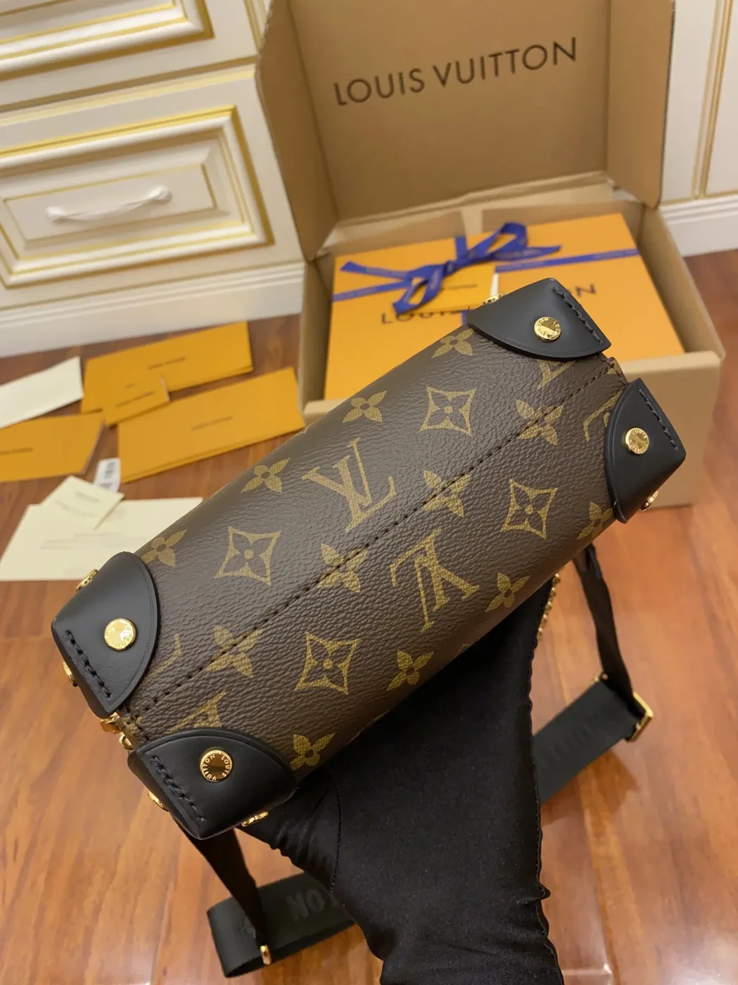 Louis Vuitton Handle Bags Brown Louis Vuitton Handle Bags Brown