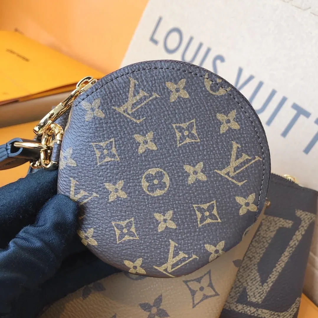 Louis Vuitton Trio Pouch Monogram Reverse /