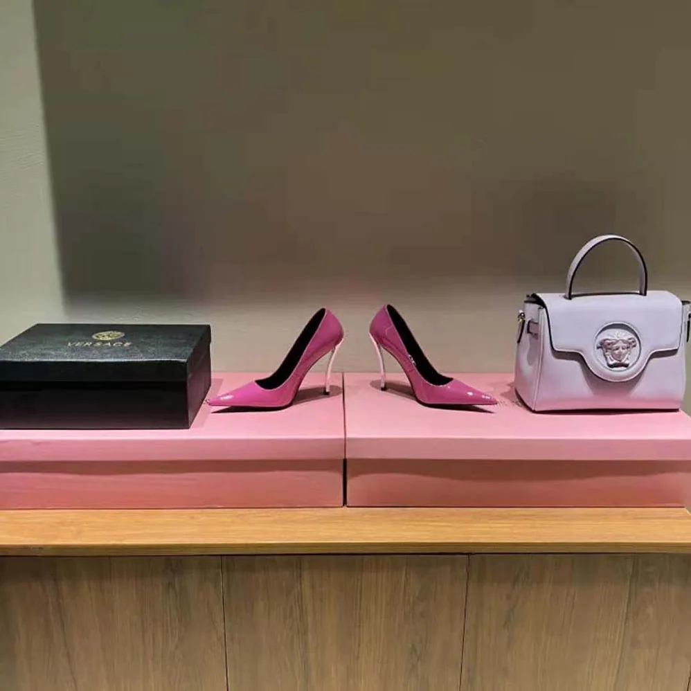 Versace Pin-Point Pumps Curved High Stiletto Heels for Women in Pink Versace Pin-Point Pumps Curved High Stiletto Heels for Women in Pink