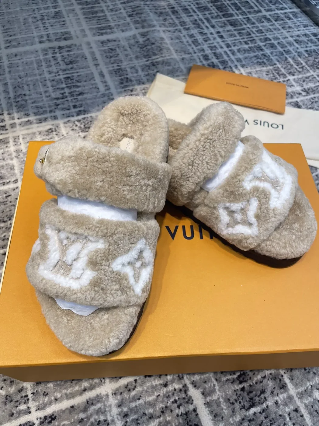 Louis Vuitton Paseo Flat Comfort Mule Grey for Women Louis Vuitton Paseo Flat Comfort Mule Grey for Women