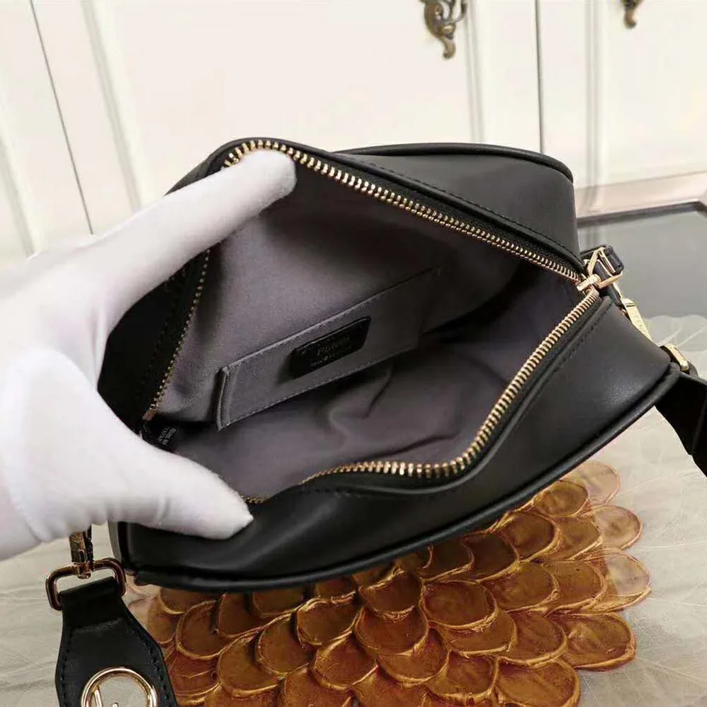 Fendi Camera Case Leather Bag for Women in Black Fendi Camera Case Leather Bag for Women in Black