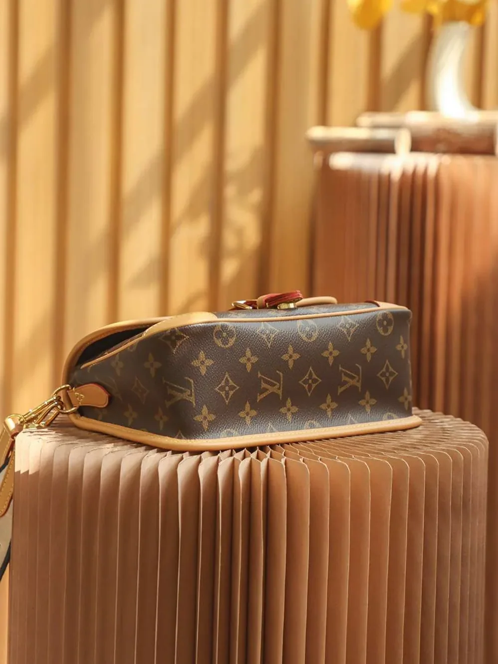 Louis Vuitton Diane Satchel Brown /