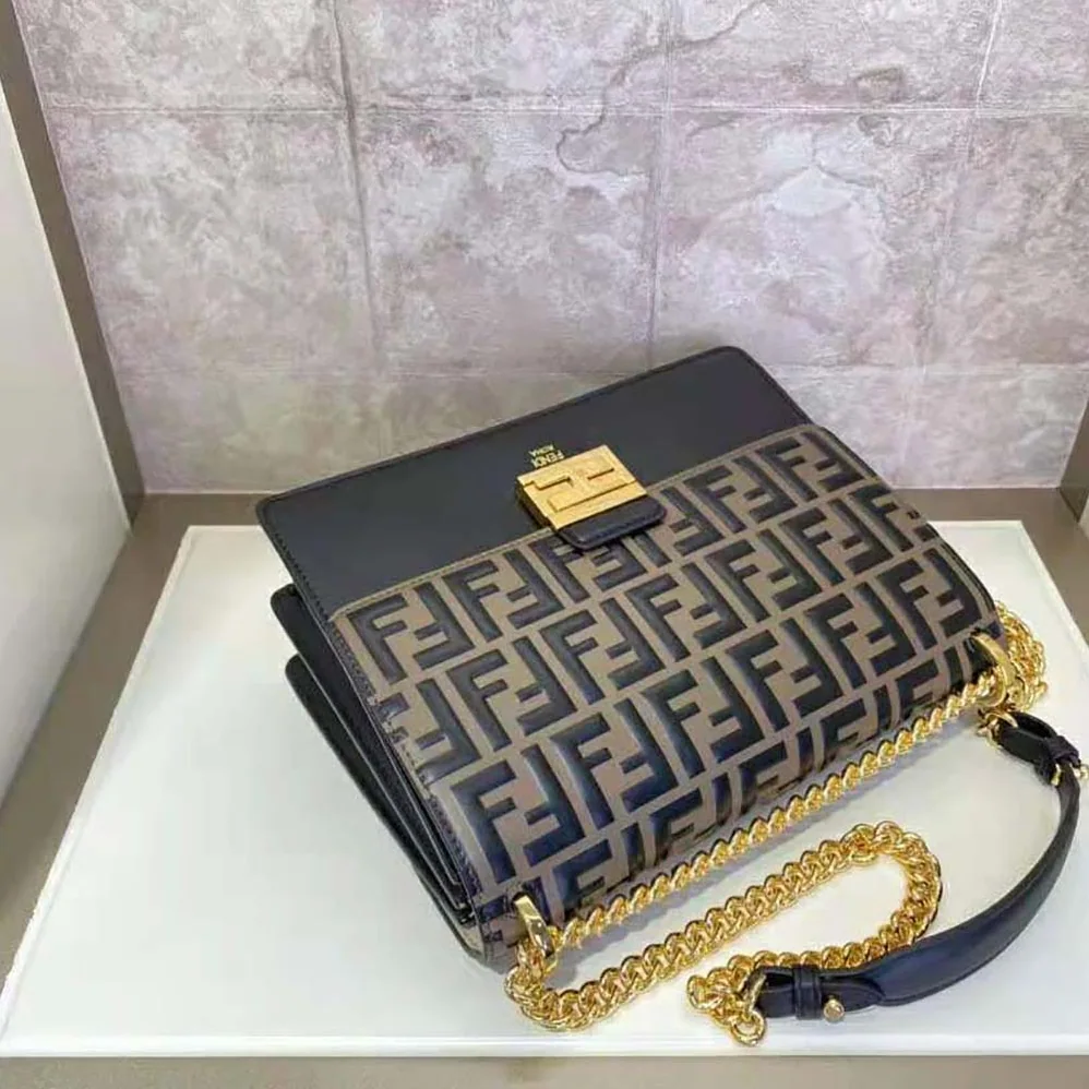 Fendi Kan I Black Leather Bag for Women in Black