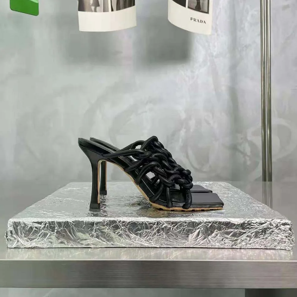 Bottega Veneta Stretch Twist Mule Hand-Twisted Tubular Leather for Women in Black Bottega Veneta Stretch Twist Mule Hand-Twisted Tubular Leather for Women in Black