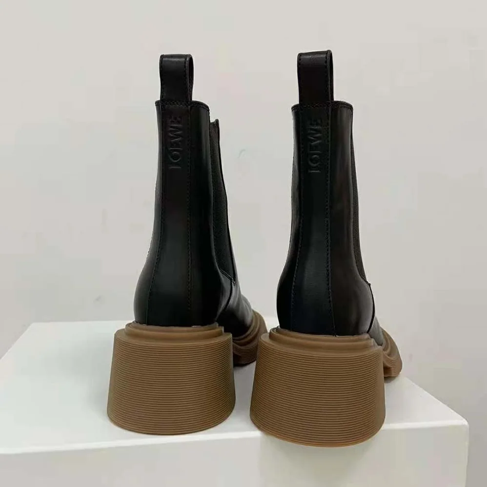 Loewe Chelsea Boot in Calfskin for Women in Black