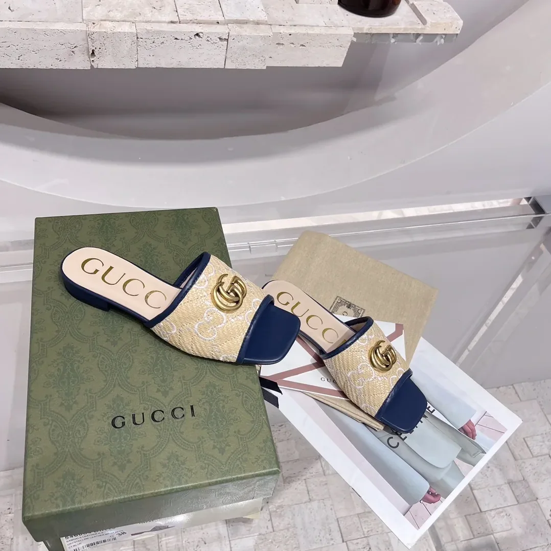 Gucci GG Raffia Effect Slide Purple for Women