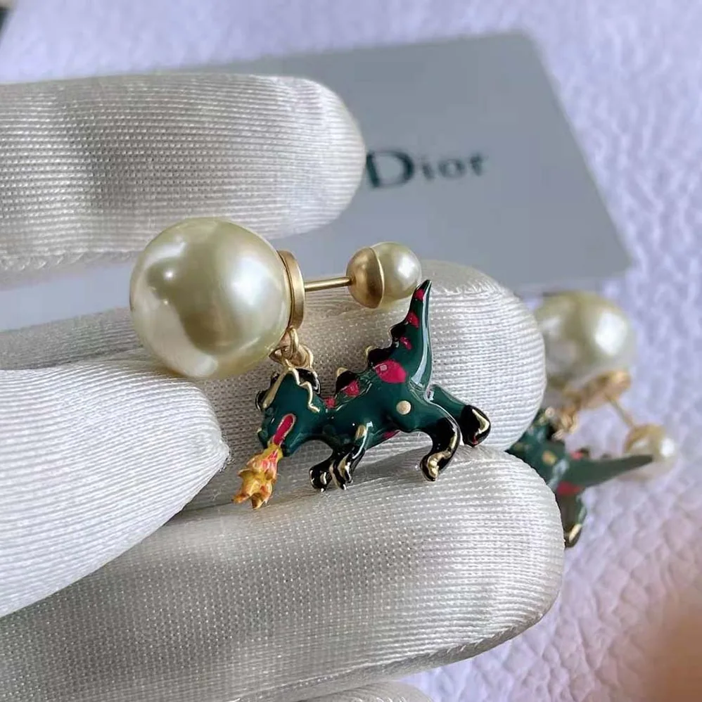 Dior Tribales Earrings Gold-Finish Metal and White Resin Pearls for Women Dior Tribales Earrings Gold-Finish Metal and White Resin Pearls for Women