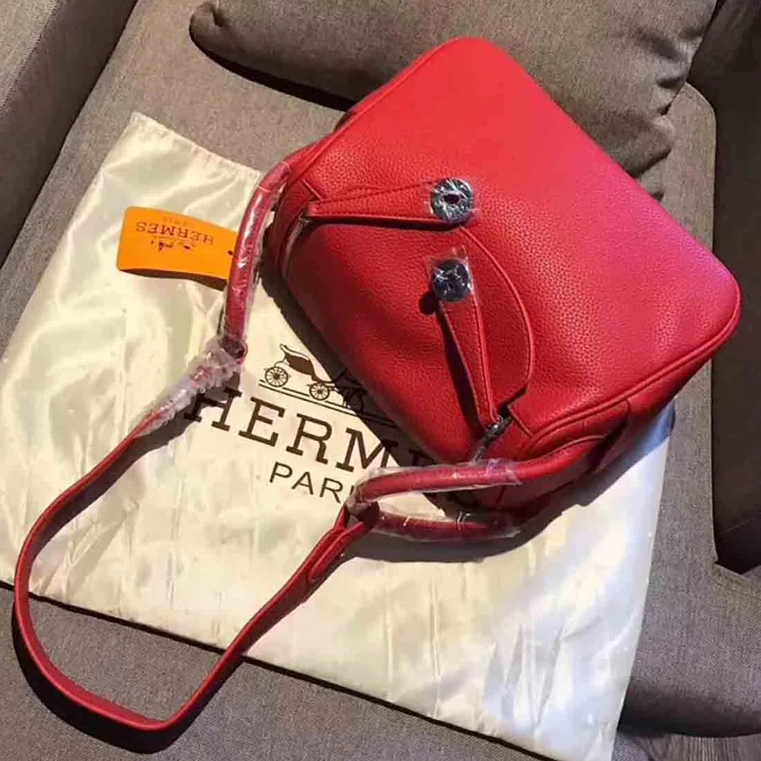 Hermes Lindy 30 Top Flap Leather Bag with Strap in Red