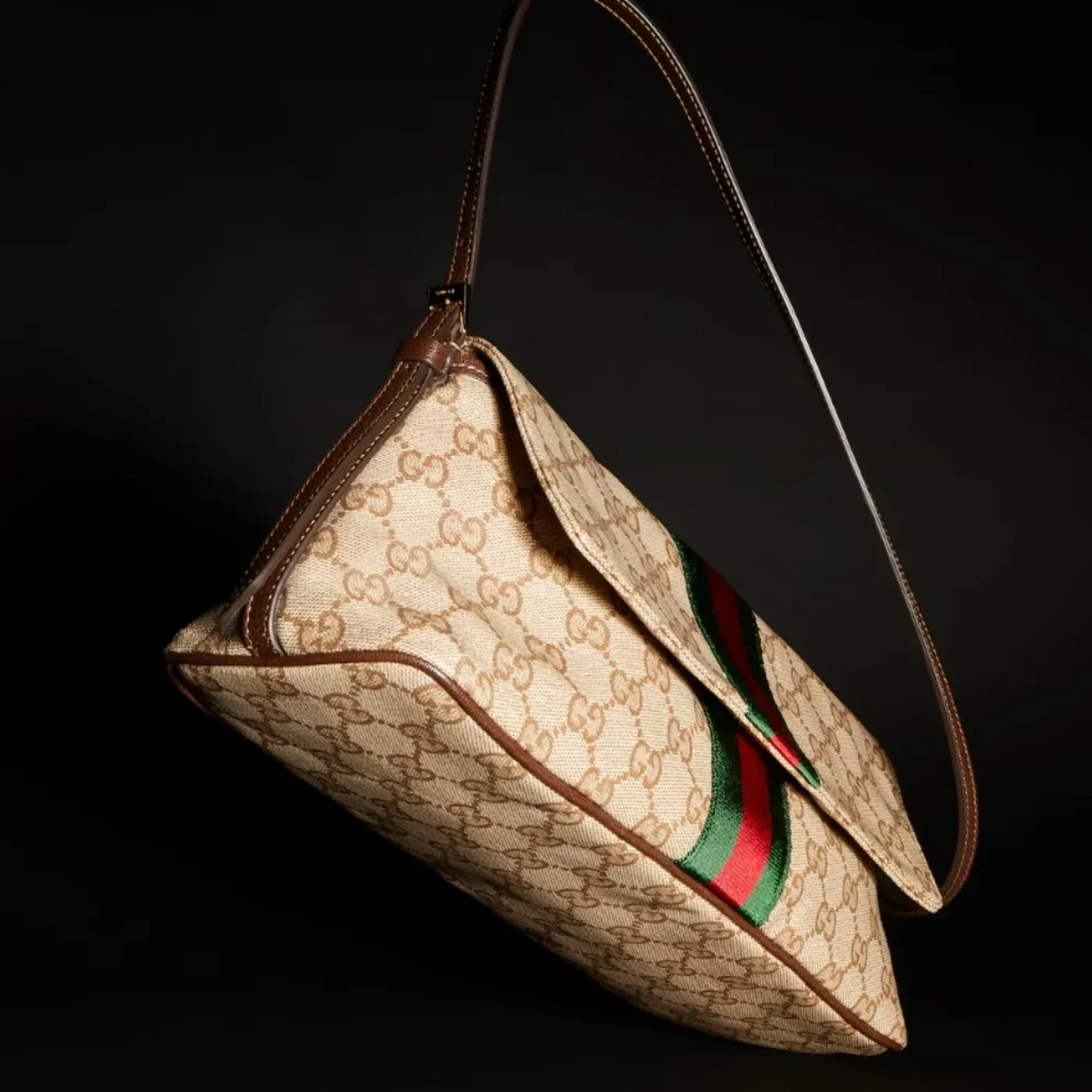 Gucci Madison Medium Shoulder Bag in Sand Gold Hardware Gucci Madison Medium Shoulder Bag in Sand Gold Hardware