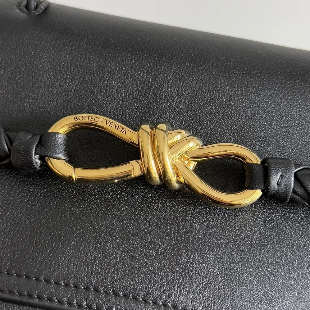 Bottega Veneta Medium Ciao Ciao for Women in Black Bottega Veneta Medium Ciao Ciao for Women in Black