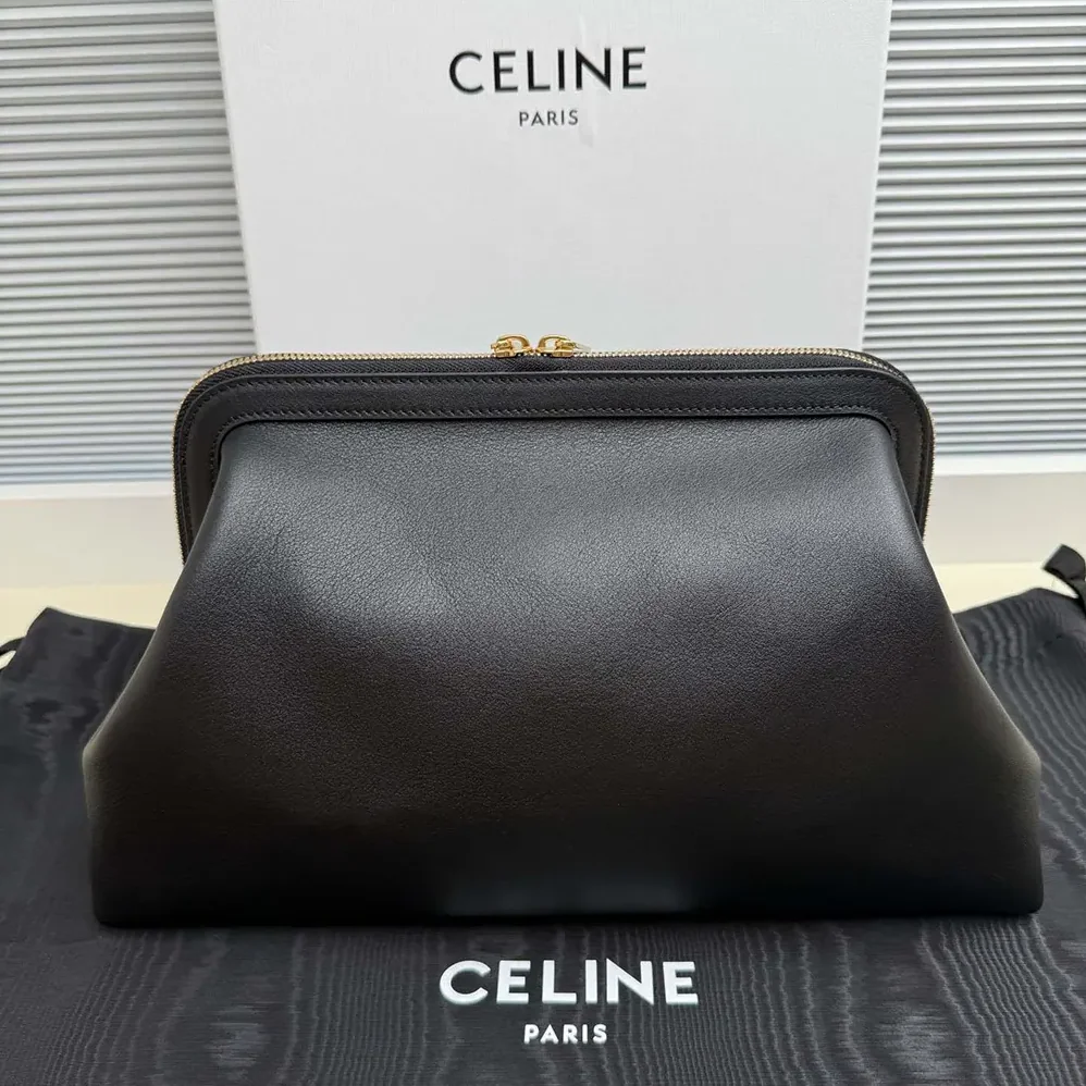 Celine Doctor'S Pouch In Supple Natural Calfskin for Women in Black Celine Doctor'S Pouch In Supple Natural Calfskin for Women in Black