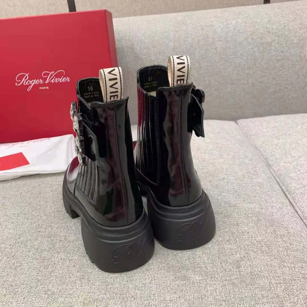 Roger Vivier Wallaviv Strass Buckle Chelsea Ankle Boots in Patent Leather for Women Roger Vivier Wallaviv Strass Buckle Chelsea Ankle Boots in Patent Leather for Women