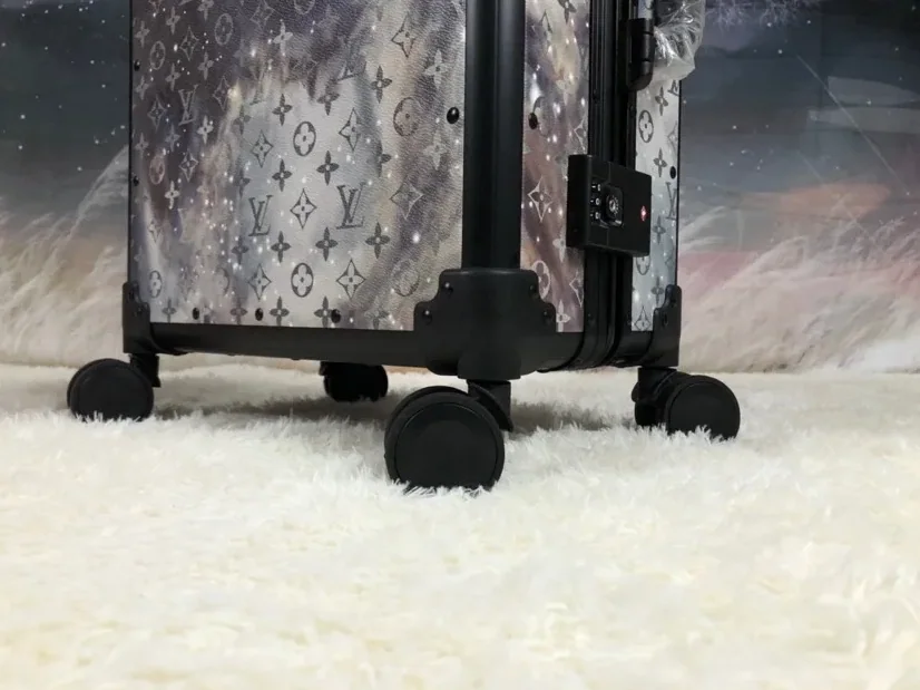 Louis Vuitton Rolling Trunk Grey /
