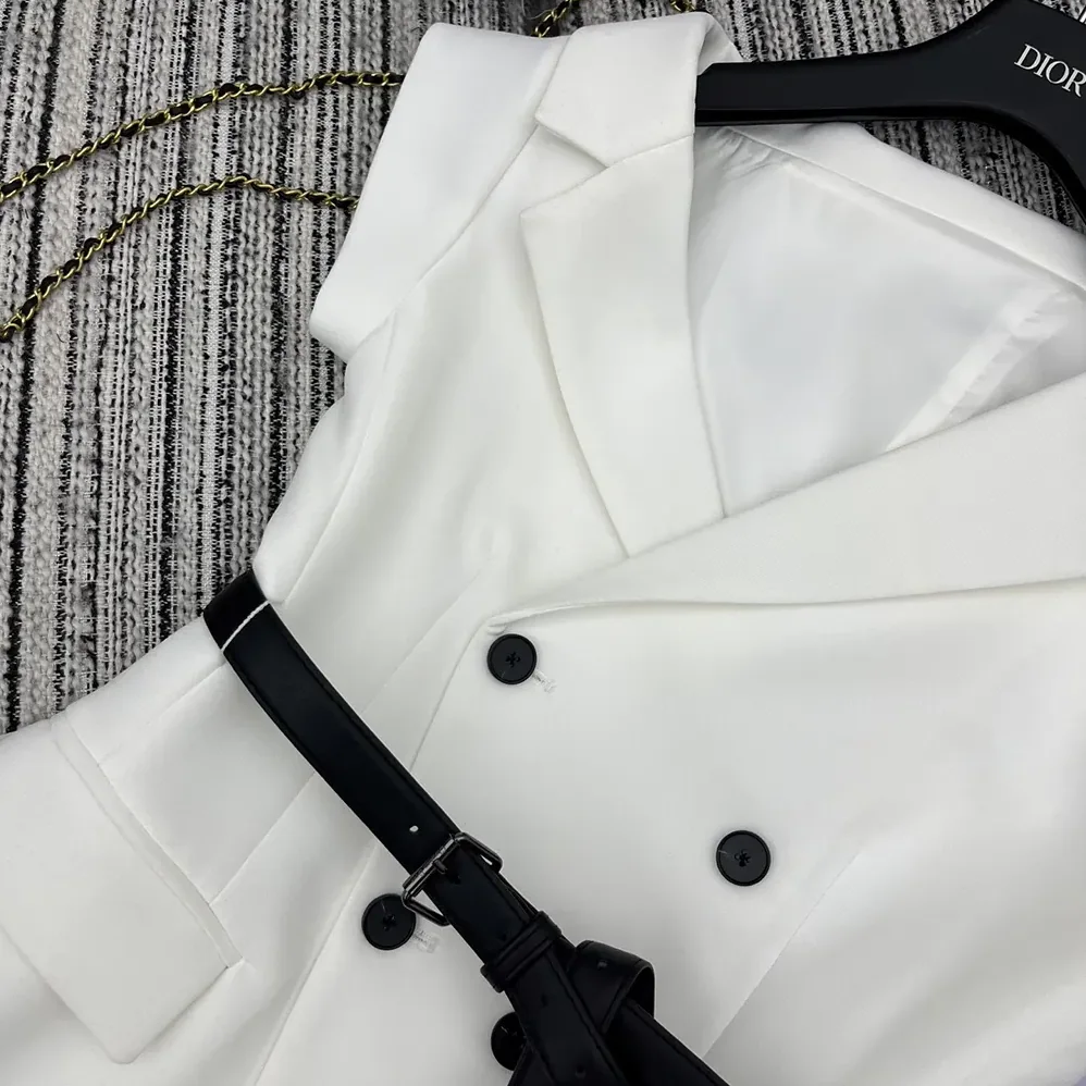Dior Asymmetric Short-Sleeved Jacket with Belt Ecru Virgin Wool and Silk Grain de Poudre for Women Dior Asymmetric Short-Sleeved Jacket with Belt Ecru Virgin Wool and Silk Grain de Poudre for Women