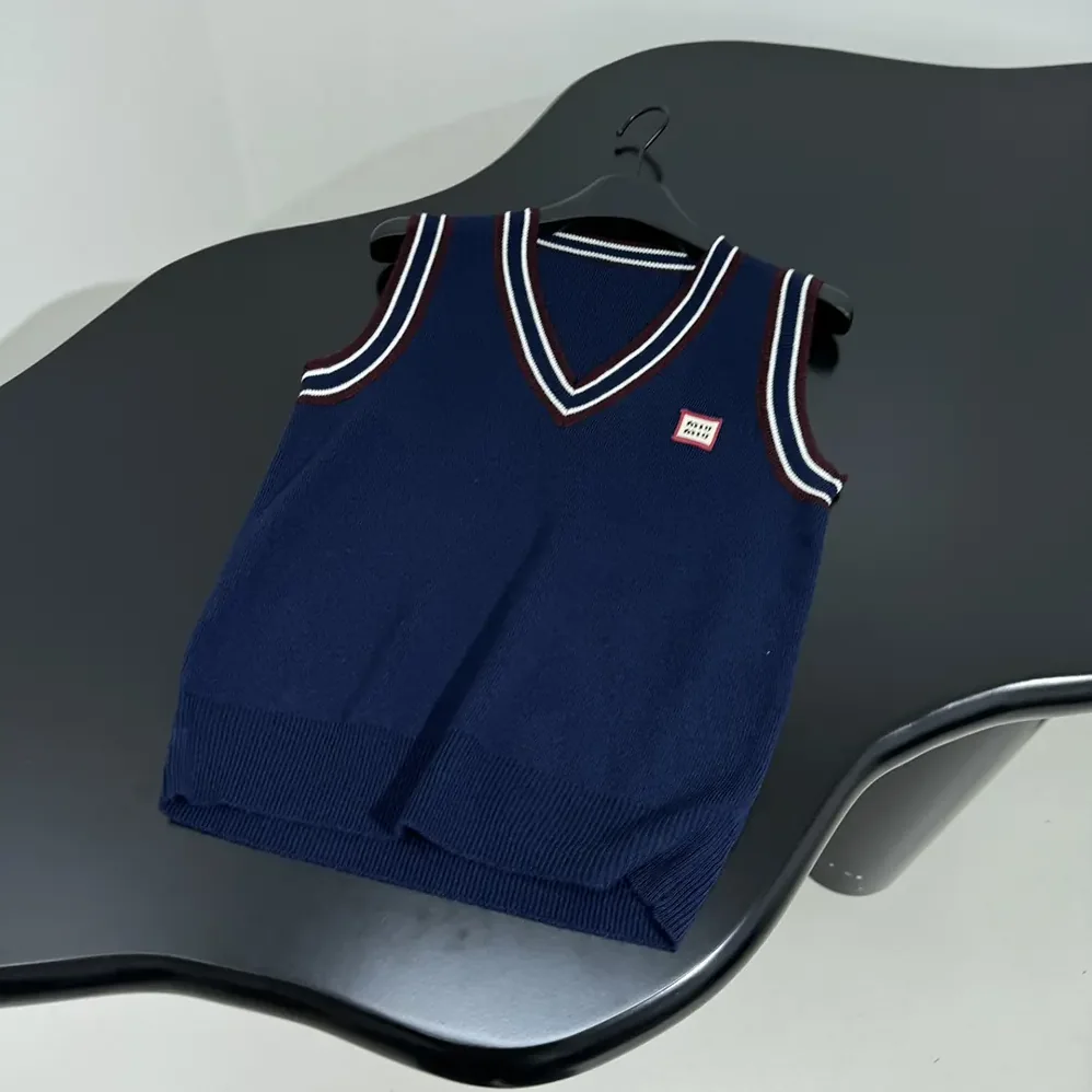 Miu Miu Wool and Cashmere Knit Vest for Women Miu Miu Wool and Cashmere Knit Vest for Women