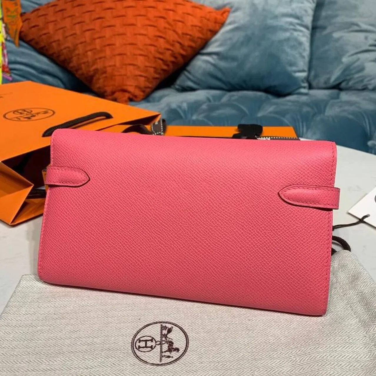 Hermes Kelly Wallet To Go Woc Pink With Gold Toned Hardware Bag / Hermes Kelly Wallet To Go Woc Pink With Gold Toned Hardware Bag /