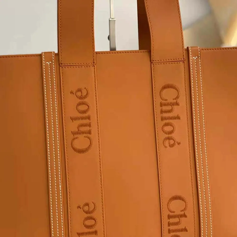 Chloe Large Woody Tote Bag for Women in Brown Chloe Large Woody Tote Bag for Women in Brown