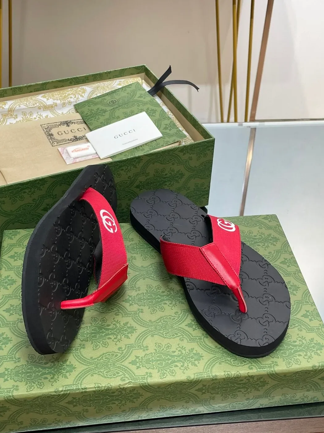 Gucci Thong Sandal Red