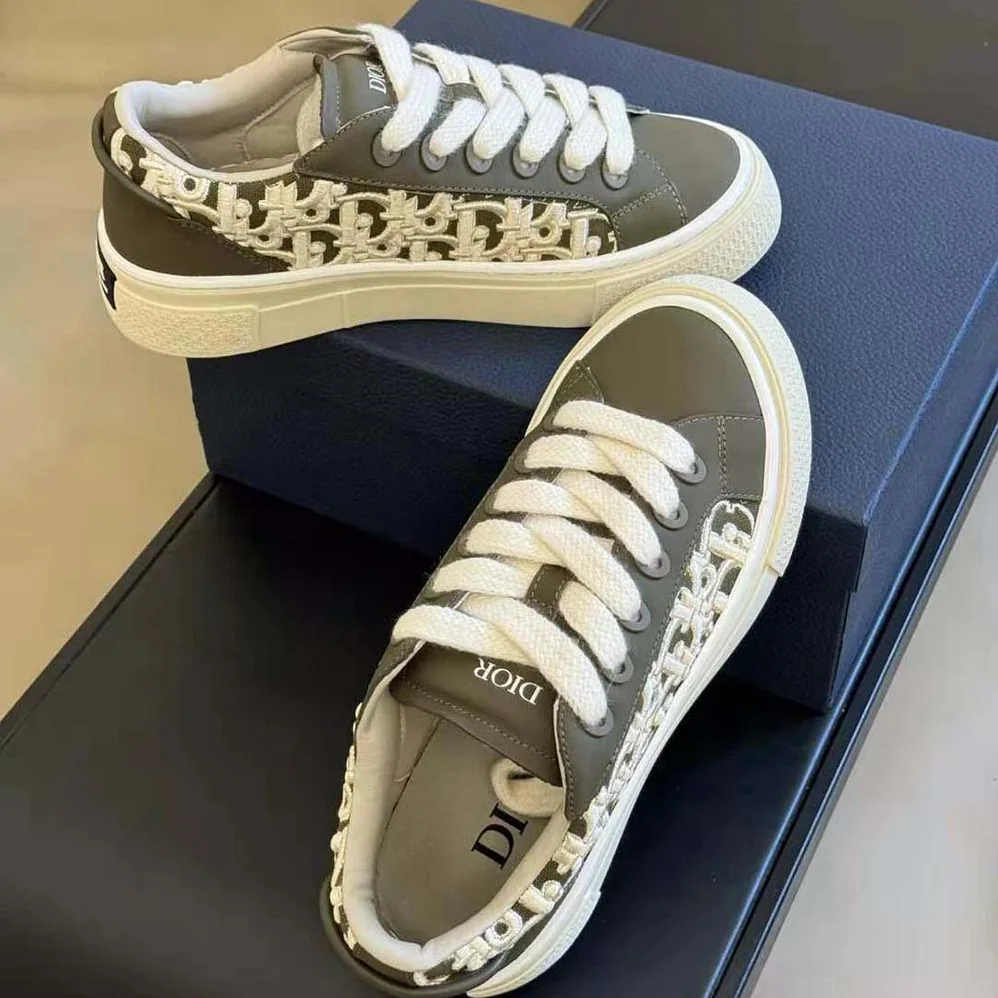 Dior B33 Sneaker – Limited and Numbered Edition Khaki Smooth Calfskin for Men Dior B33 Sneaker – Limited and Numbered Edition Khaki Smooth Calfskin for Men