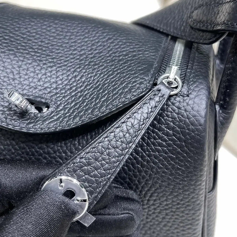 Hermes Lindy Mini 19 in Clemence Leather for Women in Black/Silver Hermes Lindy Mini 19 in Clemence Leather for Women in Black/Silver
