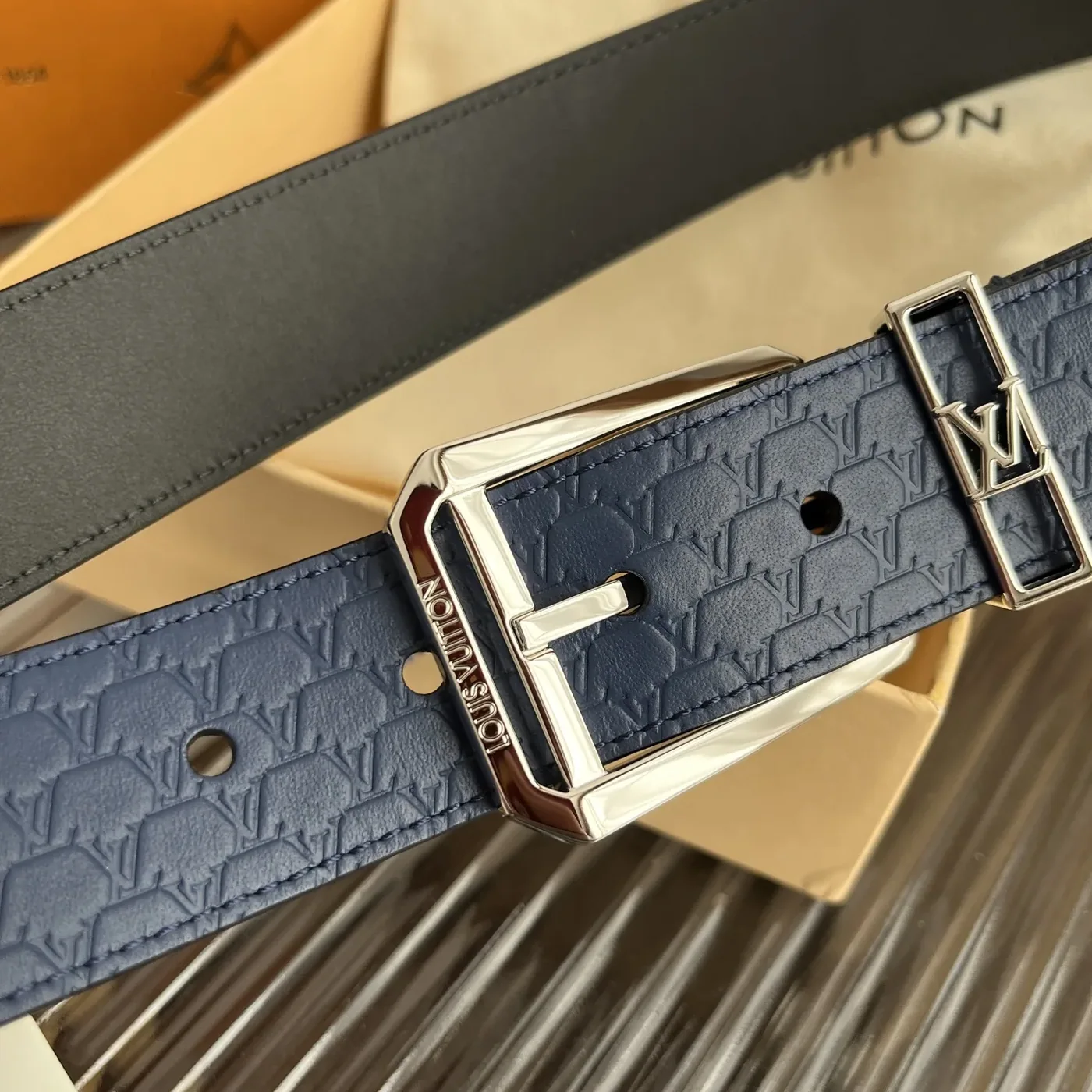 Louis Vuitton Reversible Blason Belt Navy Blue & Black Louis Vuitton Reversible Blason Belt Navy Blue & Black