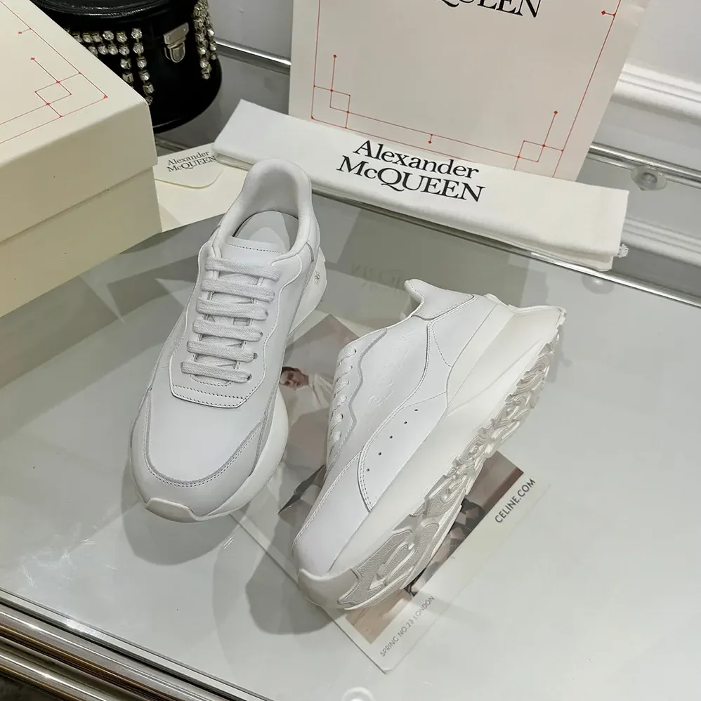 Alexander Mcqueen Sprint Runner in White for Unisex Alexander Mcqueen Sprint Runner in White for Unisex