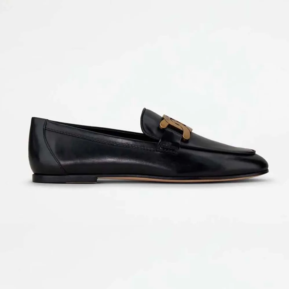 TODS Kate Loafers in Leather with A Metal Branded for Women in Black TODS Kate Loafers in Leather with A Metal Branded for Women in Black