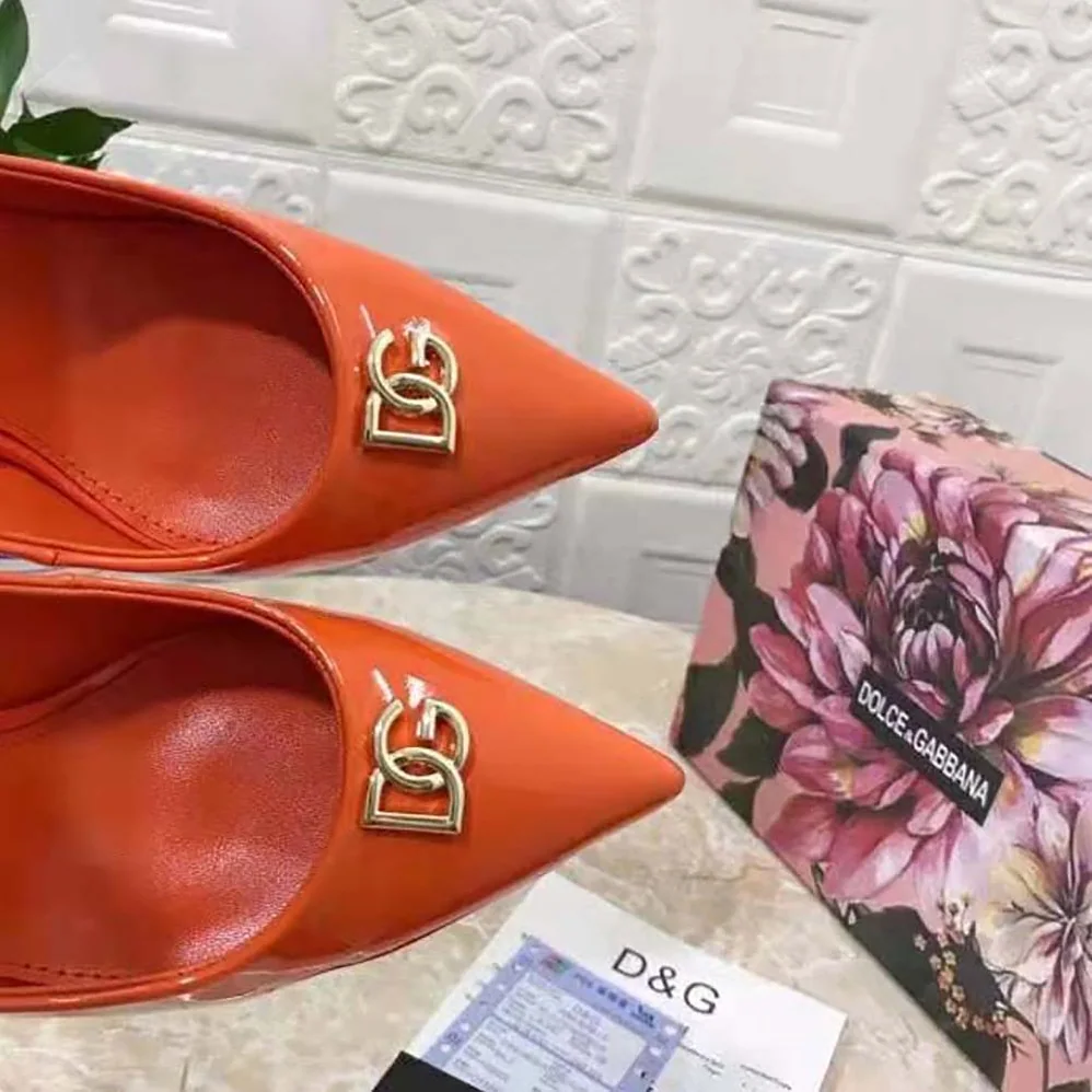 Dolce Gabbana D&G Patent Leather Pumps with DG Logo for Women Dolce Gabbana D&G Patent Leather Pumps with DG Logo for Women