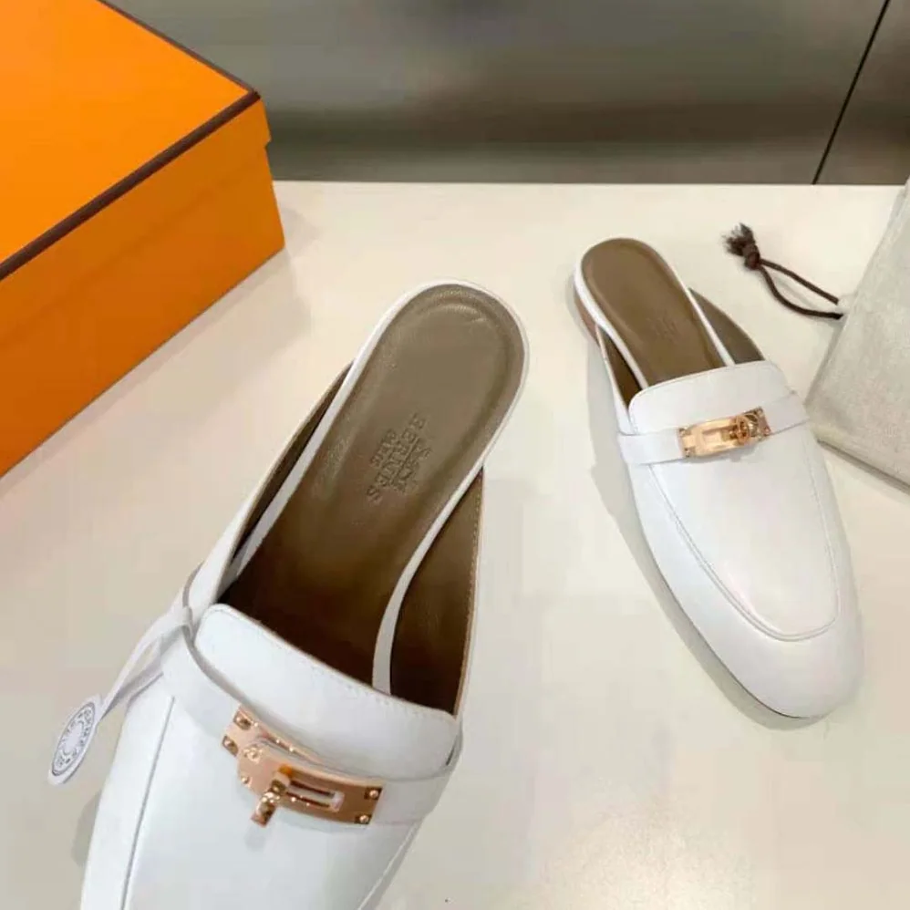 Hermes OZ Mule in Calfskin Leather for Women in White Hermes OZ Mule in Calfskin Leather for Women in White