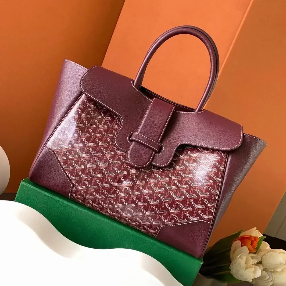 Goyard Saïgon Tote Bag for Women in Burgundy Goyard Saïgon Tote Bag for Women in Burgundy