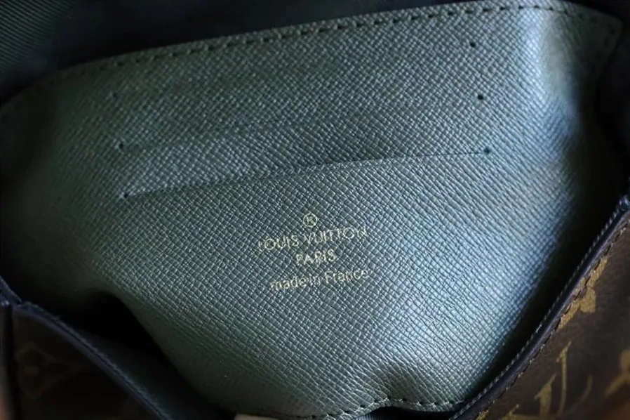 Louis Vuitton Pochette Felicie Strap & Go Wallet Shoulder Bag / Khaki Green Monogram Canvas Gold Hardware