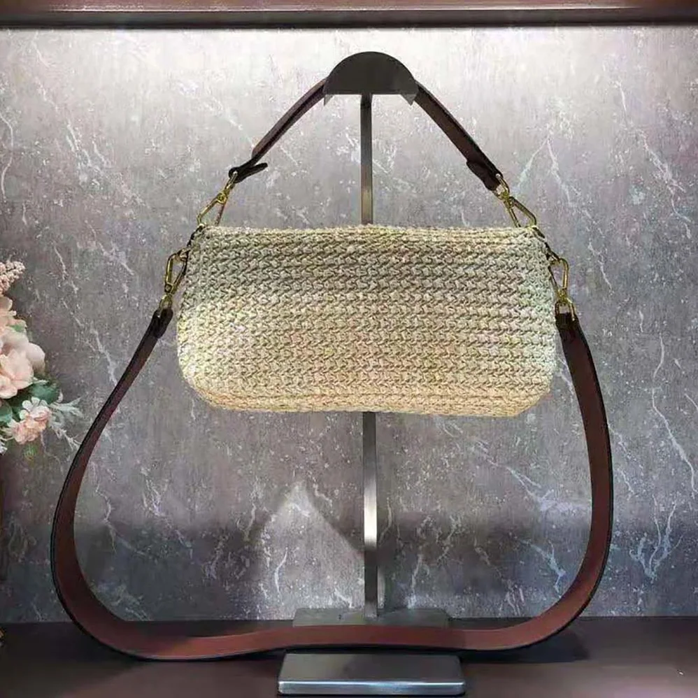 Fendi Baguette Woven Straw Bag for Women in Beige Fendi Baguette Woven Straw Bag for Women in Beige