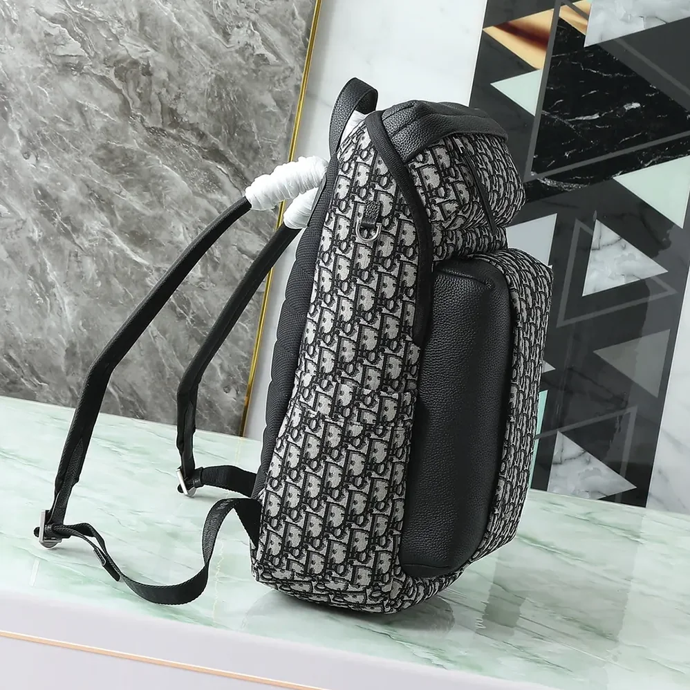 Dior Rider Soft Zipped Backpack Beige and Black Dior Oblique Jacquard with Black Grained Calfskin for Men Dior Rider Soft Zipped Backpack Beige and Black Dior Oblique Jacquard with Black Grained Calfskin for Men