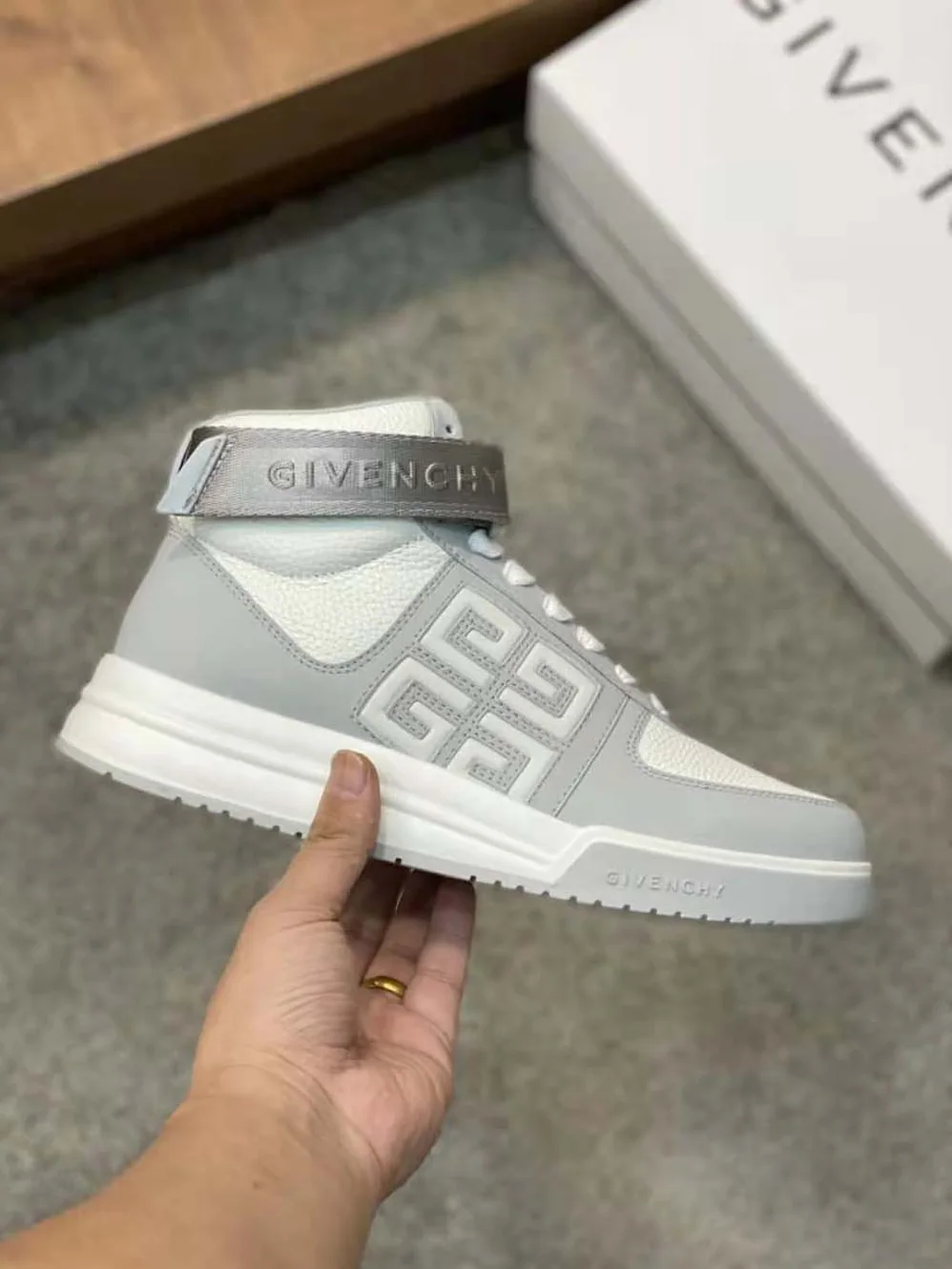 Givenchy G4 High Top Sneakers in Leather for Men in Grey/White Givenchy G4 High Top Sneakers in Leather for Men in Grey/White