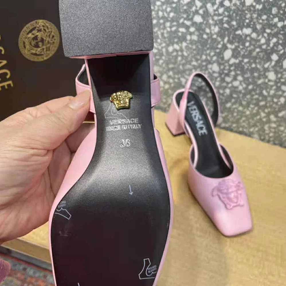 Versace La Medusa Leather Sling-Back Pumps for Women in Pink Versace La Medusa Leather Sling-Back Pumps for Women in Pink